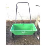 Green Plantmate Fertilizer Spreader