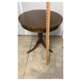 Round Mahogany End Table-Leg Missing End Piece