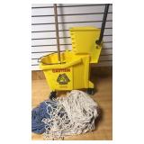 Rubbermaid Mop & Bucket
