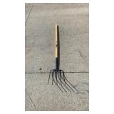 New Valley 5 Tine Pitch Fork