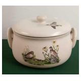 Quail Stoneware Pot with Lid