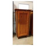 Omish Cabinet with Door