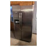Frigidaire Side By Side Refrigerator/Freezer