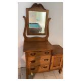 Komode-Missing the Towel Bar