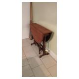 Drop Leaf Round Table