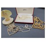 4 Pearl Necklaces