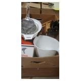 Assortment of Kitchen