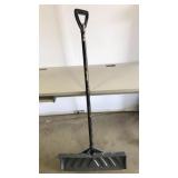 24" Melnor Snow Shovel
