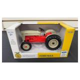 Well Ford NAA 1/16 Die-Cast Tractor NIB