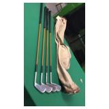 4 Walter Hagen Golf Clubs 3, 6, 7, 8 with Bag