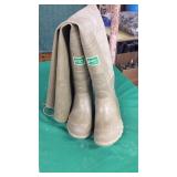 Northern by Serbia Waders Size 10