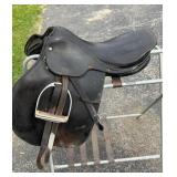 17.5" Courbette Jumping Saddle