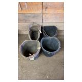 4 Feed Buckets