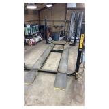 Duro 9,000 Lb. Hydraulic Drive on Lift