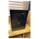 Oasis Titan Locking Mailbox w/Key
