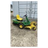 John Deere F525 Riding Lawn Mower