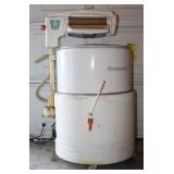 Monarch Wringer Washer