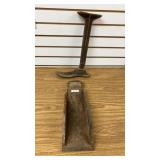 Cast Iron Cobblers Shoe and Wagon Drag Shoe