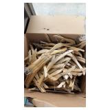 1 Style Wooden Clothing Hangers