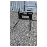 AGT 4400LB Step Threw Pallet Forks