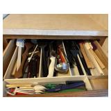 Kitchen Drawer Contents With Utencils