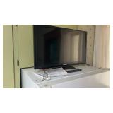 Samsung TV W/ Remote