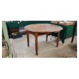 Drop Leaf Table with 3 Table Leaves