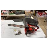 Homelite 192 Classic Chainsaw w/ Extra Chain