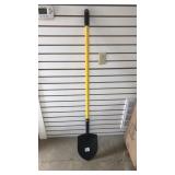 New-Round Shovel w/ Fiberglass Handle