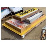 (WI) (4) Signs