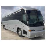 (TX) 2005 Motor Coach Industries J4500 Bus -Diesel