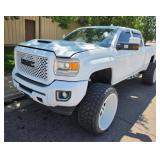 (CO) 2015 GMC Sierra 2500HD Denali - Diesel