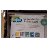 Regalo Easy Fit Plastic Adjustable Extra Wide Baby Gate Regalo Easy Fit Plastic Adjustable Extra Wide Baby Gate