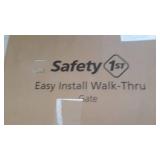 Safety 1st Easy Install Metal Baby Gate with Pressure Mount Fastening (White), Pack of 1 Safety 1st Easy Install Metal Baby Gate with Pressure Mount Fastening (White), Pack of 1
