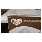 Delta Children Deluxe Sweet Beginnings Bassinet, Falling Leaves