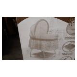 Delta Children Deluxe Sweet Beginnings Bassinet, Falling Leaves