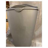 Umbra 12G Swinger Trash Can