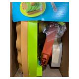 Fisher-Price - Garden to Kitchen, interactive farm-to-kitchen playset for toddlers with music, lights and learning content - multi