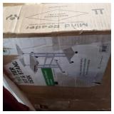 Mind Reader - 2 Tier Sit and Stand Desk - White