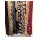 Lot of ties/belts