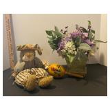 Miscellaneous decor, bunny, flower pot