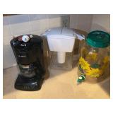 Kitchen lot 2-coffee maker, filter, sun tea jar