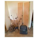 Decor, nice pieces of wood, bowling bag