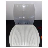 Tupperware/bacon cooker