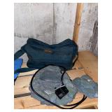 Tote bags, plastic storage (damaged), fountain (untested)