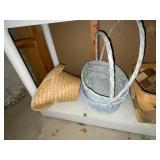 Basket lot, hat planter