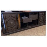 Vintage stereo console system-does not work