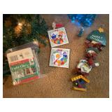 Christmas decor, garland, lights, stand-All Tested