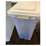 IRIS Airtight Pet Food Container