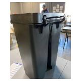 Rubbermaid Step On Trash Can